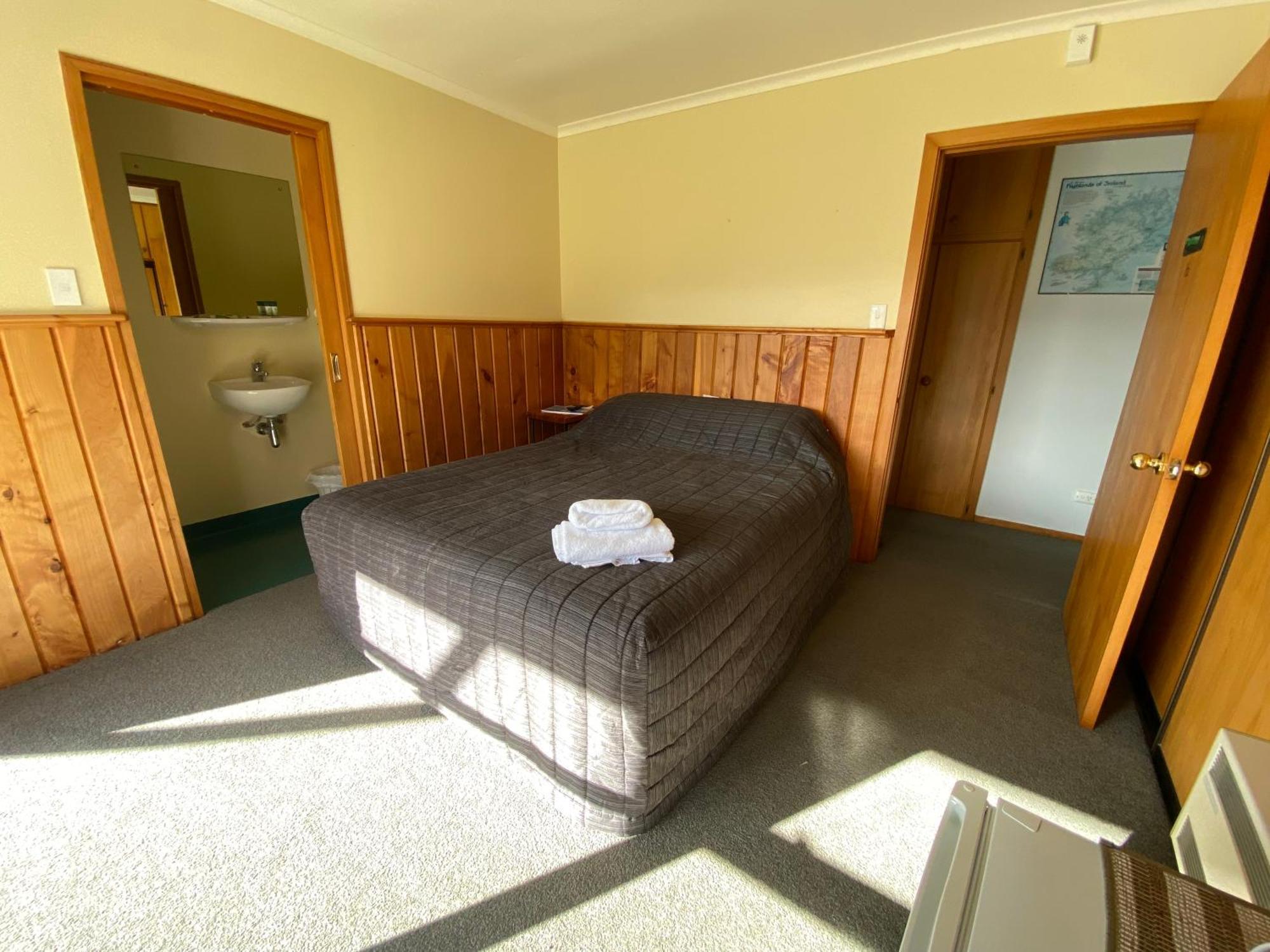 Donegal House Hotel Кайкура Екстериор снимка