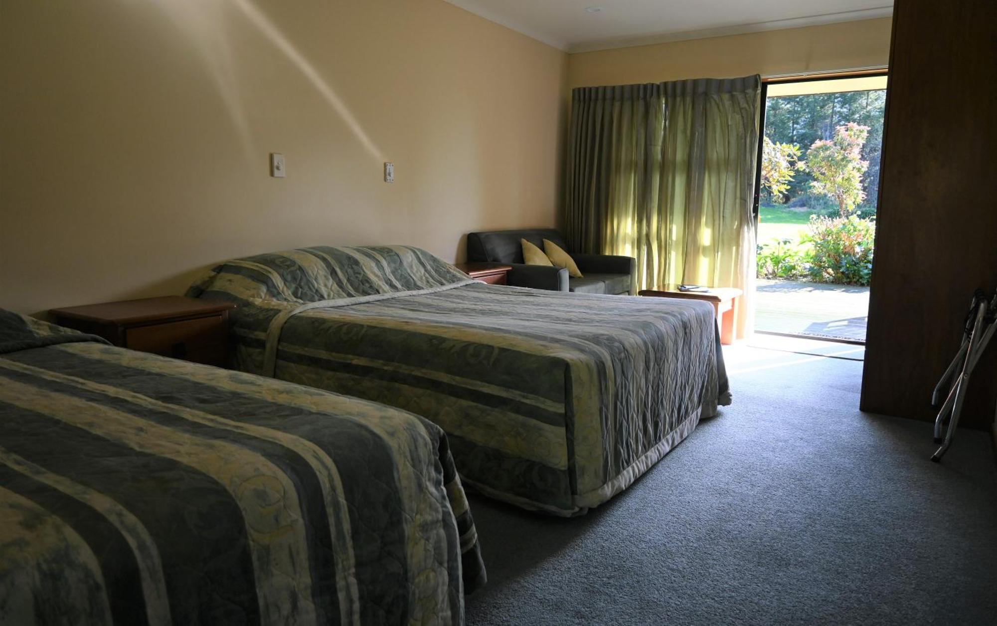 Donegal House Hotel Кайкура Екстериор снимка