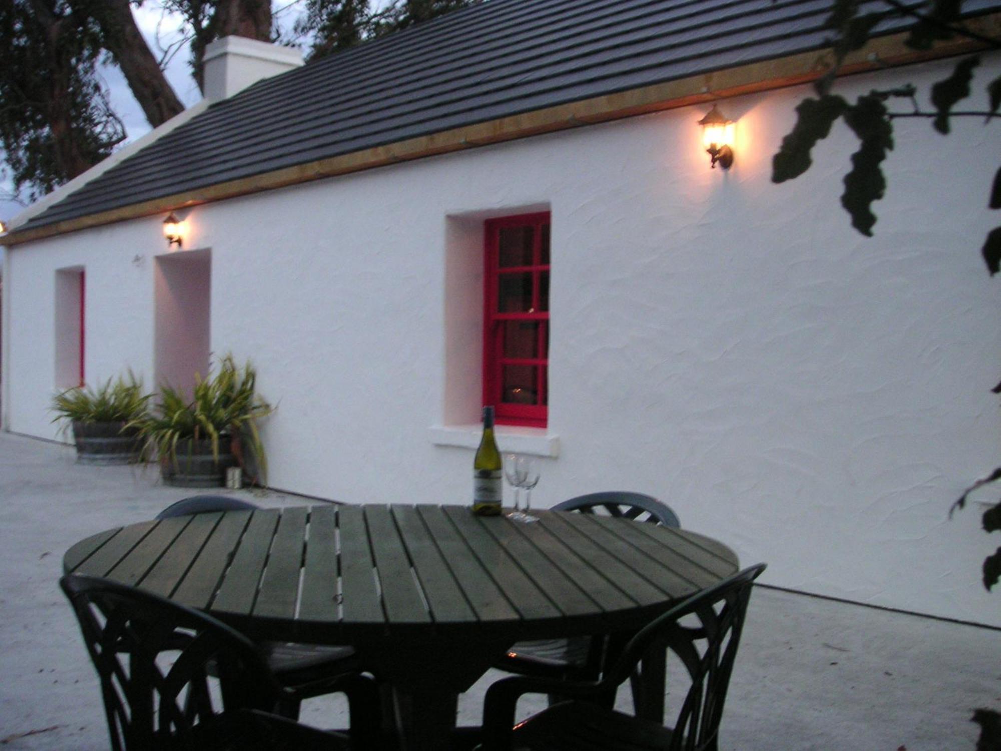 Donegal House Hotel Кайкура Екстериор снимка