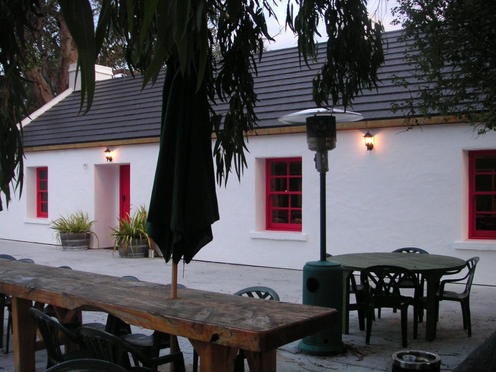 Donegal House Hotel Кайкура Екстериор снимка
