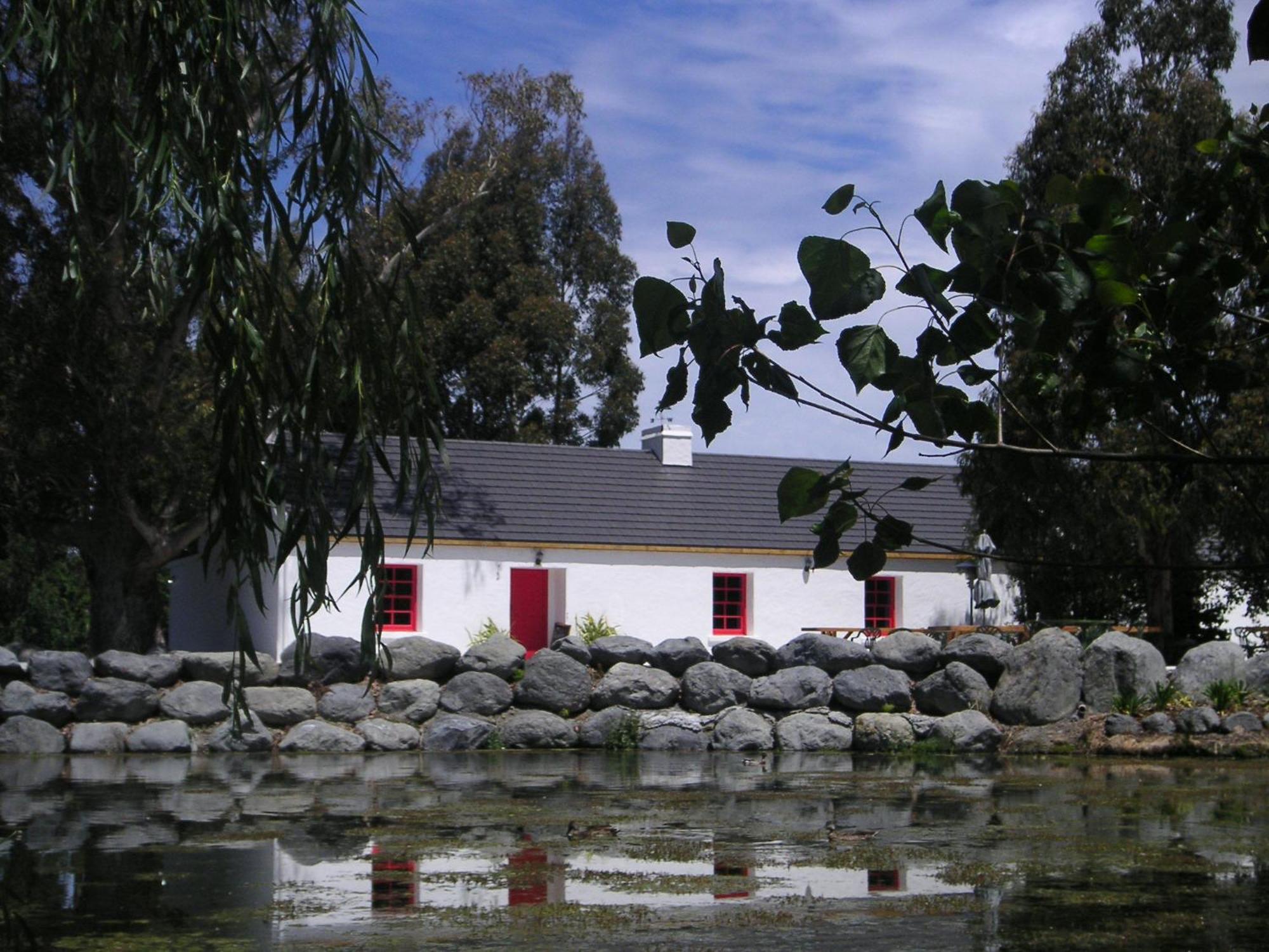 Donegal House Hotel Кайкура Екстериор снимка