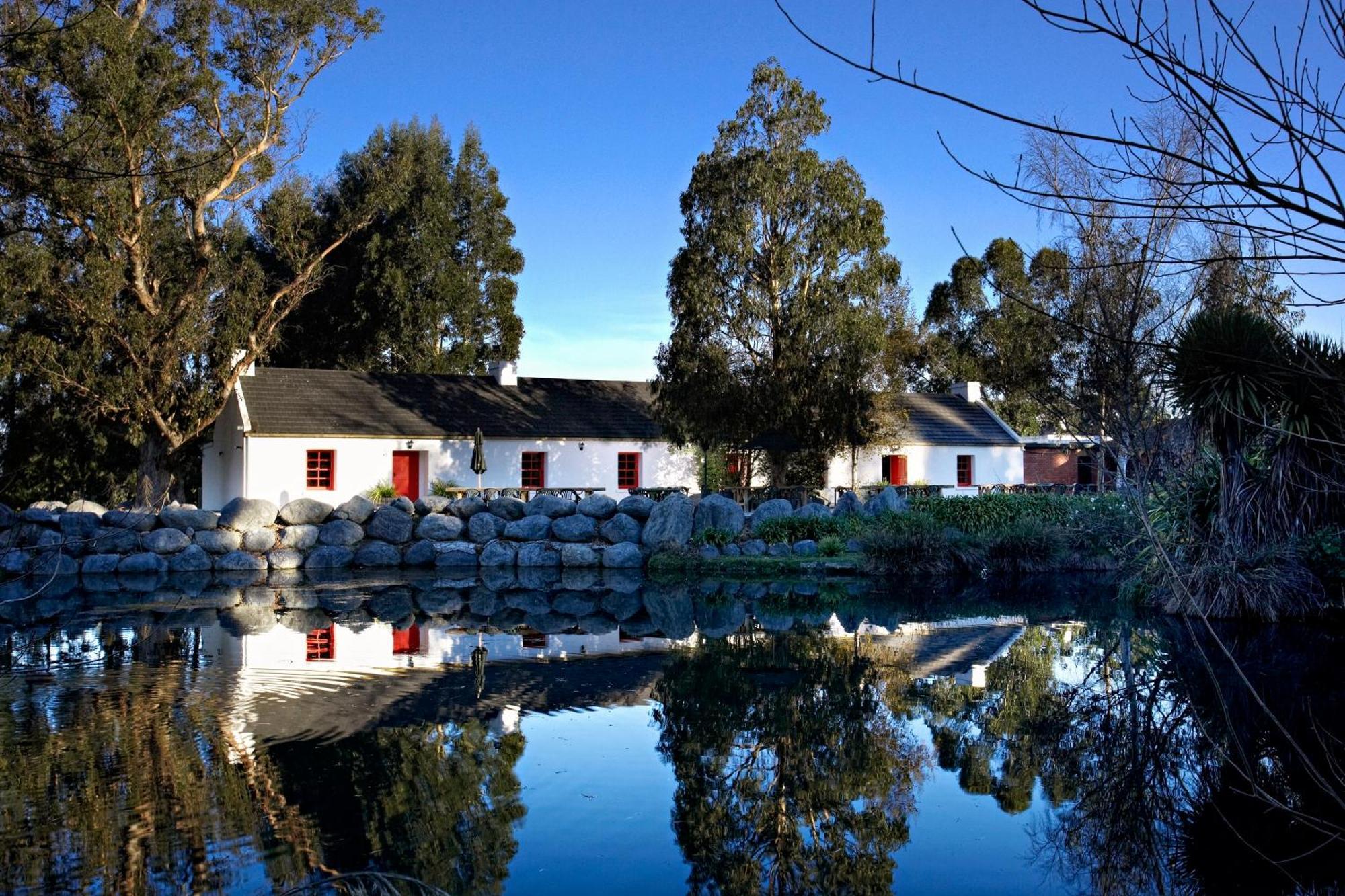 Donegal House Hotel Кайкура Екстериор снимка